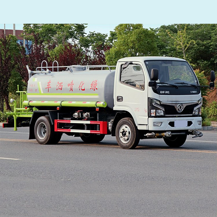 DONGFENG 5000L water tanker truck